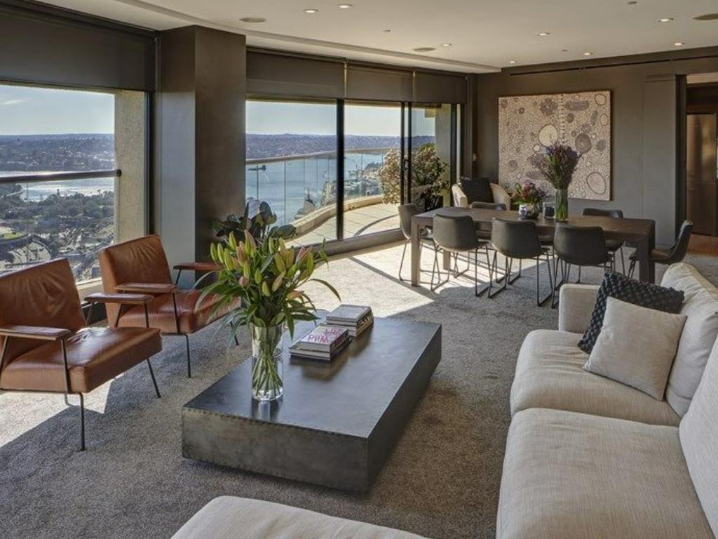 Geoff Selig has sold in the Horizon tower at Darlinghurst for $8m.