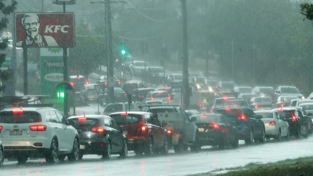 temporary-traffic-lights-to-start-at-indooroopilly-roundabout-the