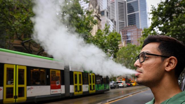 A leading public health expert has slammed retailers' calls for vapes containing nicotine to be sold from behind the counter as usage continues to rise.