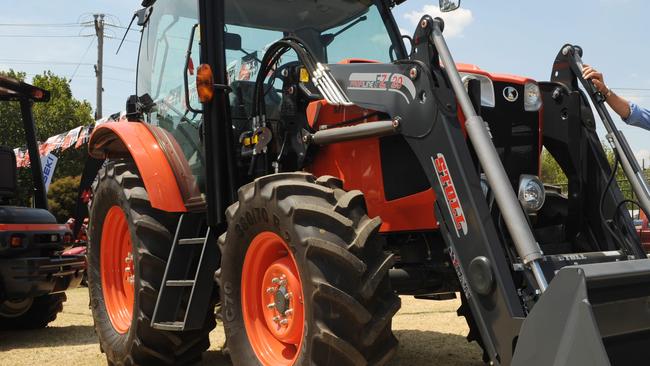 Producers may have to wait until 2024 for delivery of new farming machinery, as wait times blow out due to ongoing shipping congestion and supply chain issues.