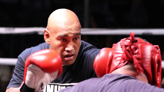 Alex Leapai will fight Nathan Gorman.