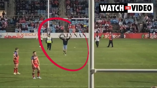 Pitch invader at Dragons-Rabbitohs NRL match