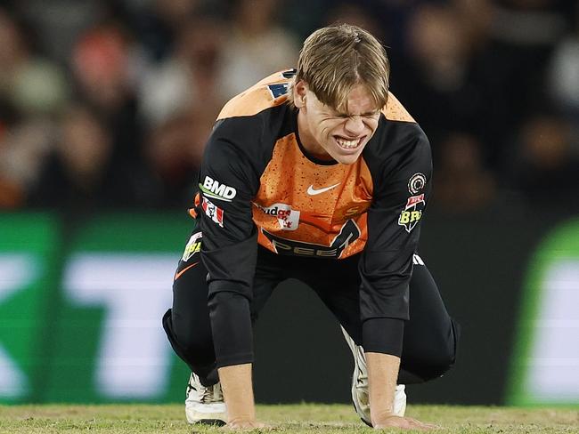 MELBOURNE, AUSTRALIA - DECEMBER 23: Cooper Connolly of the Scorchers reacts during the BBL match between Melbourne Renegades and Perth Scorchers at Marvel Stadium, on December 23, 2024, in Melbourne, Australia. (Photo by Daniel Pockett/Getty Images)