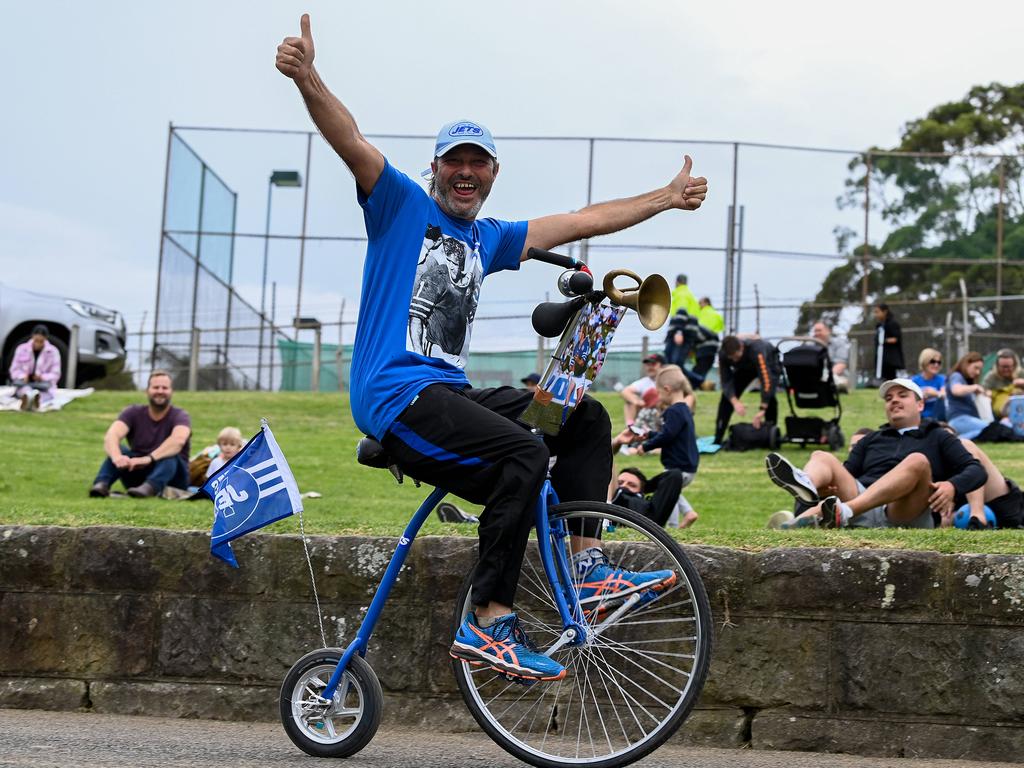 Look, mum, no hands. John Trad on a lap around Henson Park after the Jets scored a try. Picture: NCA NewsWire/Bianca De Marchi