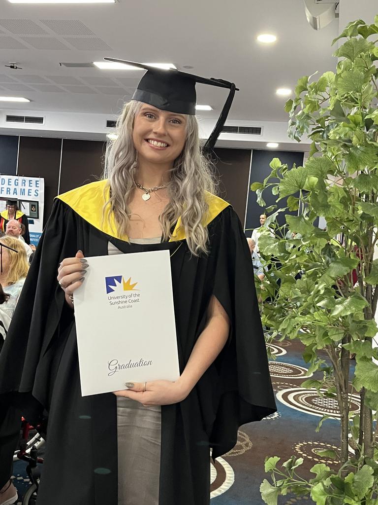 Maddison Maile graduated with a Bachelor of Primary Education.