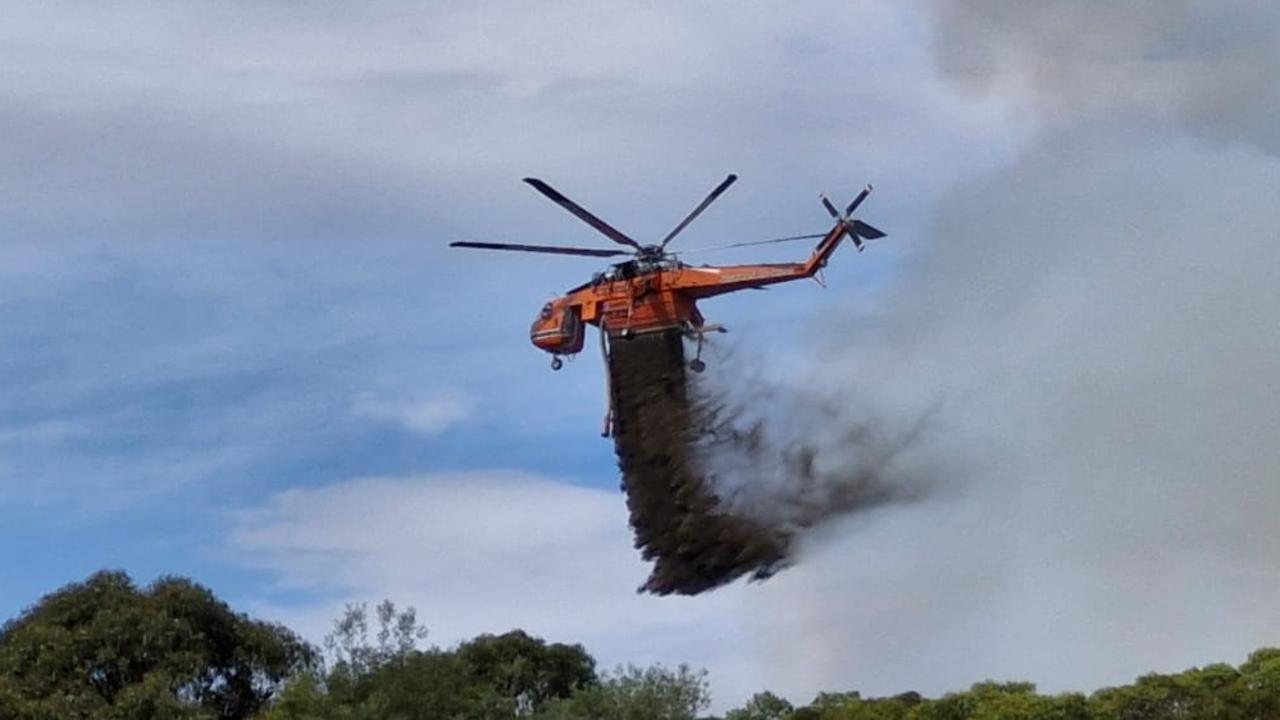 Montrose, Kilsyth residents urged to leave as out-of-control bushfire rages