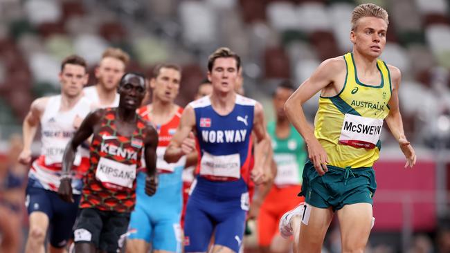 Stewart McSweyn leads the field in his men’s 1500m semi-final on Thursday night. Picture: Getty Images