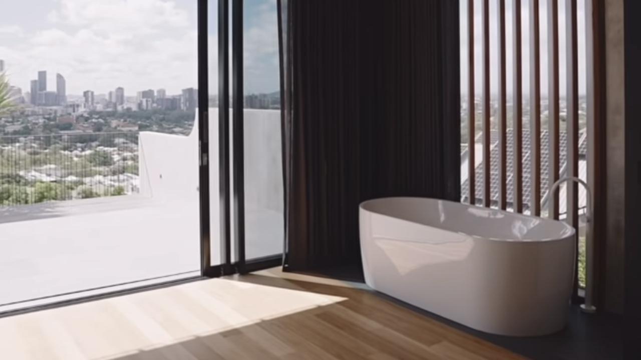 Now that’s a bath with a view! Image: Instagram.