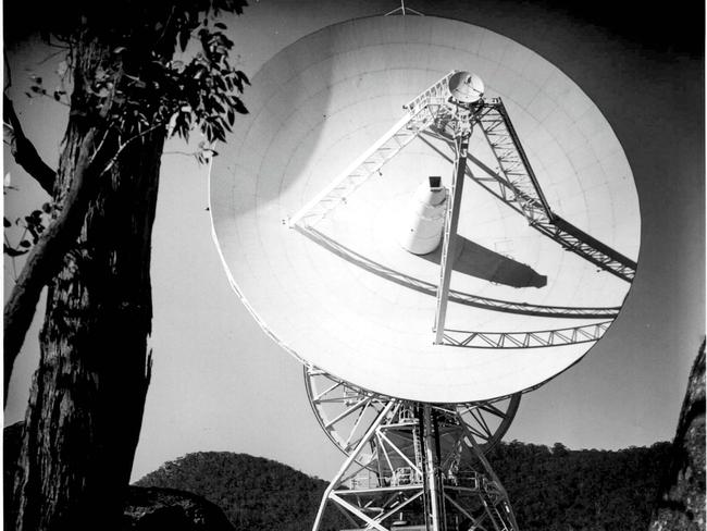 TWAM-20190719 EMBARGO FOR TWAM 19 JULY 2019  File pic 19 Dec 1969 Honeysuckle Creek tracking station - 85 ft diameter ' big dish' in ACT - space communication facility. archived