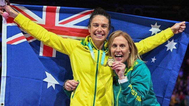 Ash Brazill with Assistant Coach Nicole Richardson at Birmingham Commonwealth Games in 2022. Picture: Sue McKay/Getty Images