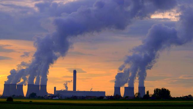 Mandatory Credit: Photo By Richard Crampton / Rex FeaturesDrax Power Station which puts more C02 into the atmosphere than every car in England combined. It burns 220 tonnes of coal everyday. Britain.DRAX POWER STATION, SELBY, YORKSHIRE, ENGLAND, BRITAIN - 2006CARBON DIOXIDE EMISSION EMISSIONS ENERGY ELECTRICITY ENVIRONMENT ENVIRONMENTAL GLOBAL WARMING EFFECT HAZARDOUS INDUSTRIAL CHIMNEY SMOKE CHIMNEYS POLLUTING POLLUTION