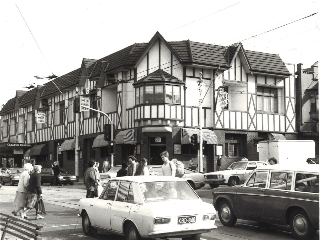 1984. The South Yarra Arms on the corner of Toorak Rd and Chapel St.