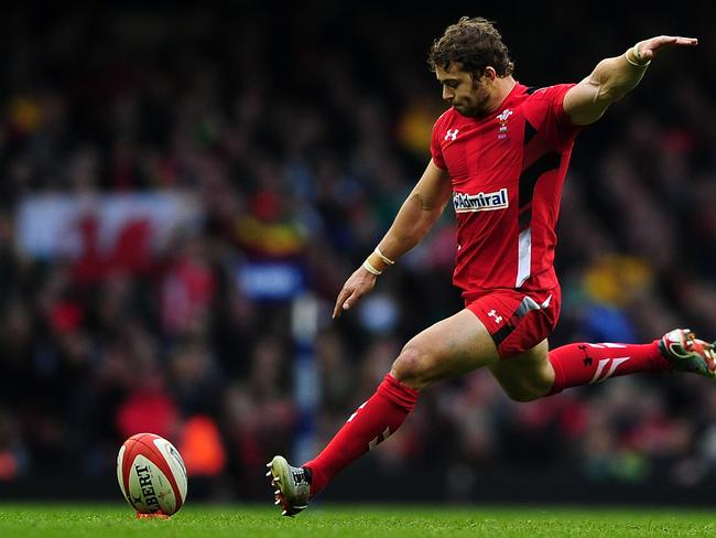 CARDIFF, WALES - MARCH 14: Leigh Halfpenny of Wales kicks a penalty during the RBS Six Nations match between Wales and Ireland at Millennium Stadium on March 14, 2015 in Cardiff, Wales. (Photo by Dan Mullan/Getty Images)