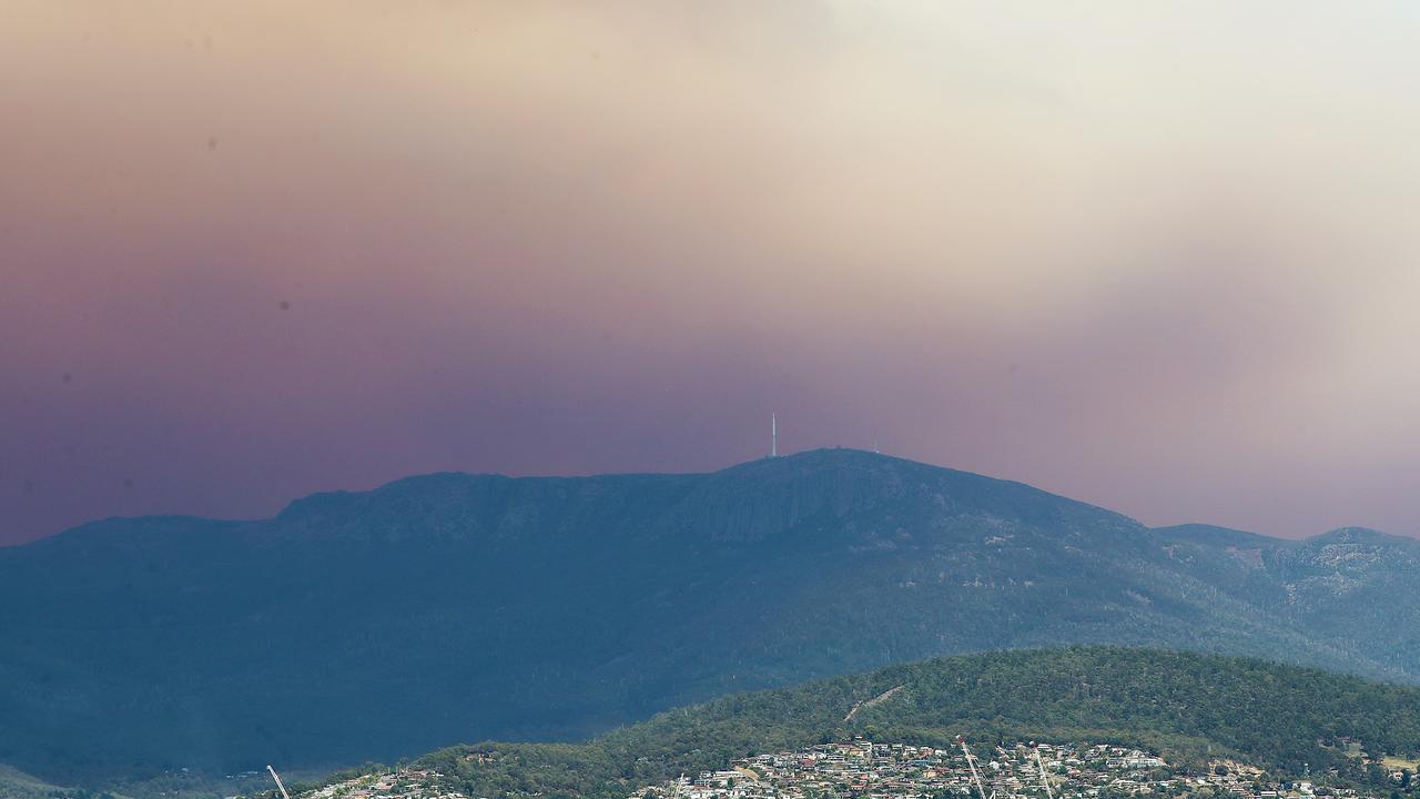 Smoke in Hobart from bushfires. Picture: Nikki Davis-Jones