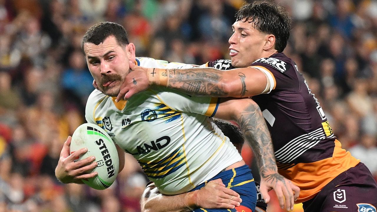 Shock late twist in race for Parramatta outcast as Broncos make move