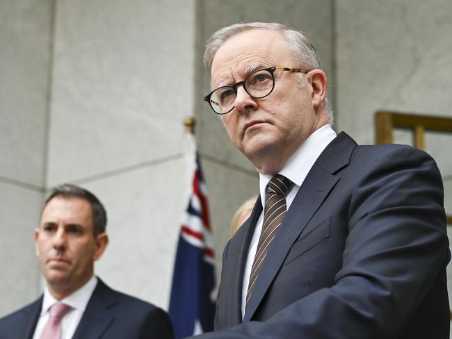 CANBERRA, AUSTRALIA  - NewsWire Photos - November 29, 2024:  Prime Minister Anthony Albanese, Federal Treasurer Jim Chalmers and Senator Katy Gallagher hold a press conference at Parliament House in Canberra. Picture: NewsWire / Martin Ollman