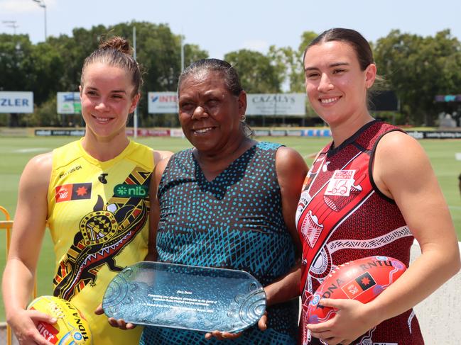 2024 AFLW Indigenous Round Honouree Mary Dunn with Essendon Co-Captain Bonnie Toogood and Richmond Vice Captain Gabby Seymour. Pic: NTFL