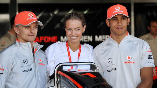 Where the bloody hell are ya? That’s right, former model and ‘It’ girl Lara Bingle even got the chance to meet Hamilton at the 2009 Australian Formula One Grand Prix.