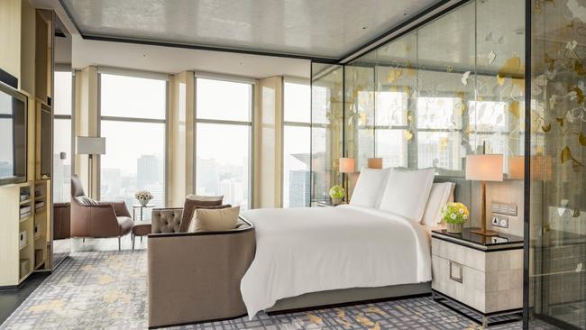 A truly luxe place to relax, overlooking the buzz of Seoul streets below.