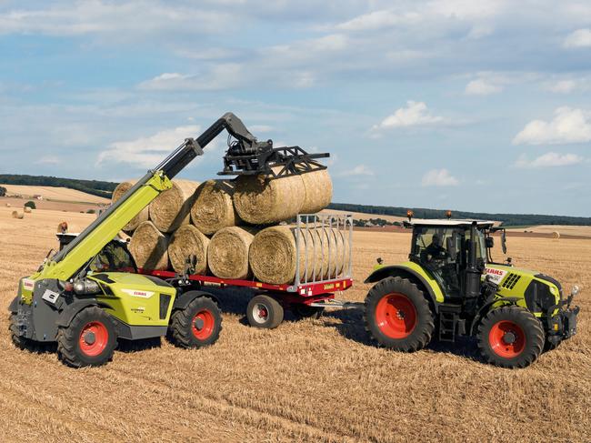 Telehandler bales