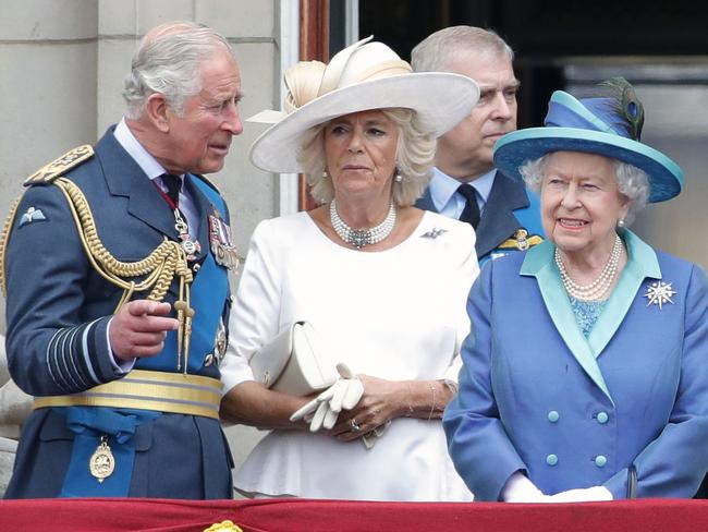 Queen Elizabeth: How staff deliver Her Majesty’s meals at Buckingham ...