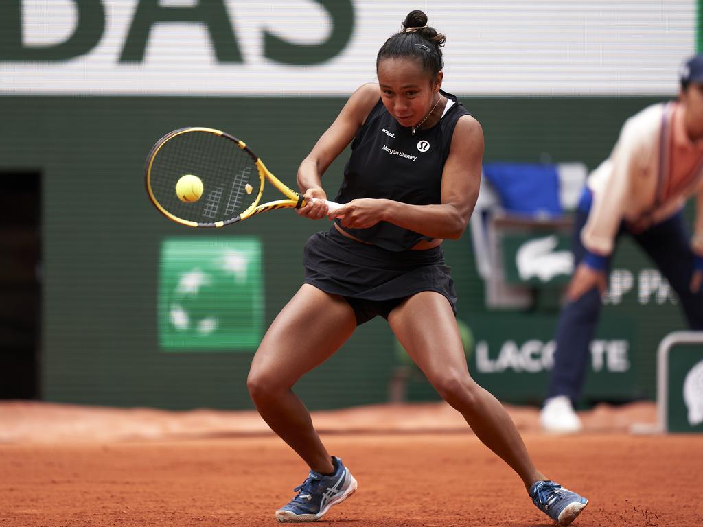 French Open Young stars Fernandez and Gauff reach round of 16 CODE Sports