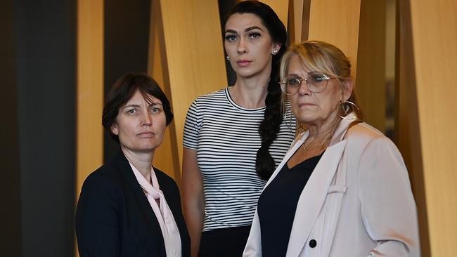 Forensic biologist Kirsty Wright with Shandee Blackburn’s sister Shannah and mother Vicki Blackburn. Picture: Lyndon Mechielsen