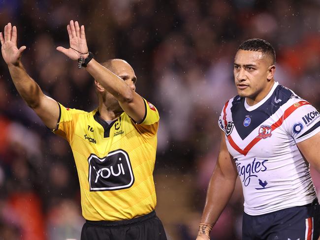 PENRITH, AUSTRALIA - JUNE 18: Siosiua Taukeiaho of the Roosters is placed on report and sent to the Sin Bin by referee Ashley Klein during the round 15 NRL match between the Penrith Panthers and the Sydney Roosters at Panthers Stadium, on June 18, 2021, in Penrith, Australia. (Photo by Mark Kolbe/Getty Images)