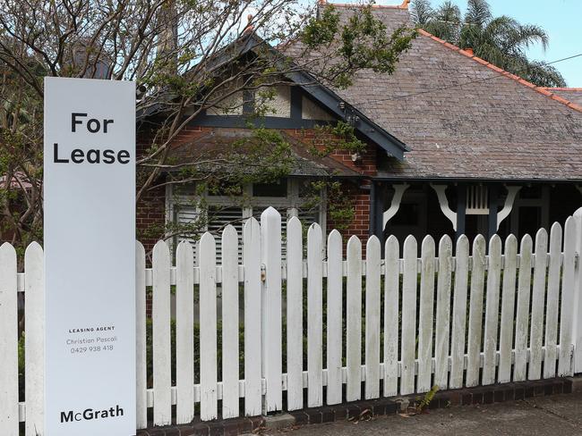 SYDNEY, AUSTRALIA - NewsWire Photos, SEPTEMBER, 28 2021: A view of a residential property with a For Lease sign at Balls Head Waverton on Sydney's North Shore. As many as one-in-five home buyers are potentially borrowing more than six times their income, prompting the Treasurer to consider stepping in to crackdown on home loans.  Picture: NCA NewsWire / Gaye Gerard