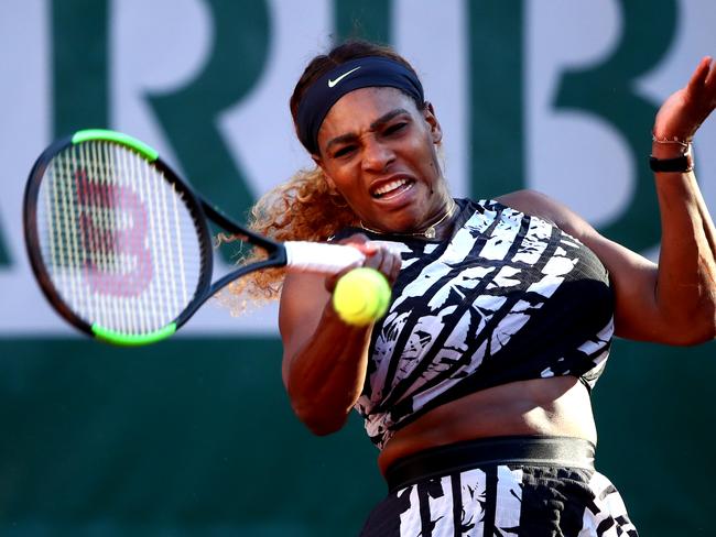 Serena Williams lost to fellow US player Sofia Kenin in the third round of the French Open.