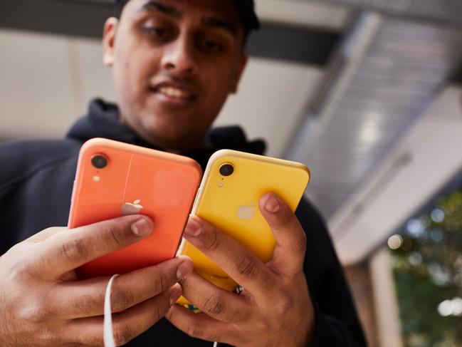 Customers might not be won over by the latest products if Apple delays the arrival of a 5G iPhone until 2020