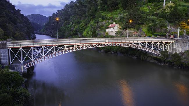 Cataract Gorge and Kings Bridge.