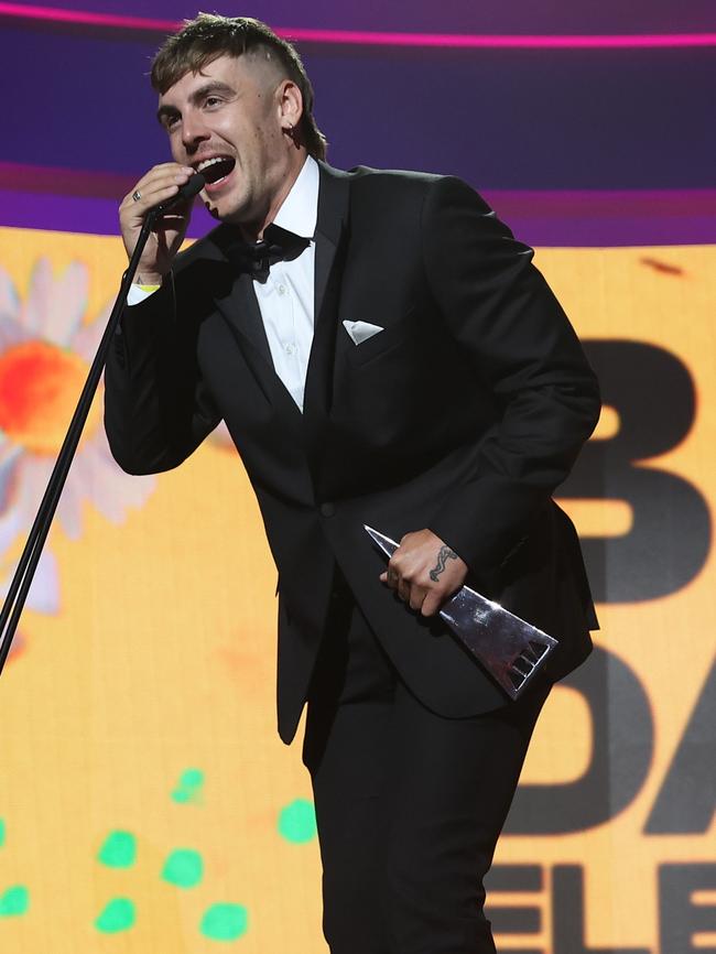 Luude accepts the ARIA award for Best Dance / Electronic Release during the 2022 ARIA Awards at The Hordern Pavilion on November 24, 2022 in Sydney, Australia. (Photo by Brittany Long/Getty Images)