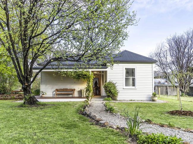 The view of the entrance to the gorgeous 1920s Home Hill Cottage. Picture: Joe Chelkowski