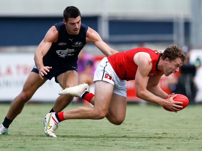 Jack Macrae was at his ball-winning best against the Blues. Picture: Michael Willson/AFL Photos