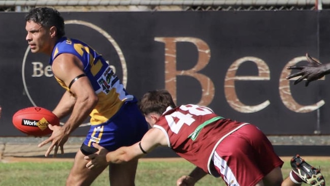 Mallee Eagles player Matt Rankine tries to evade a tackle. Picture: Erin Scaresbrook