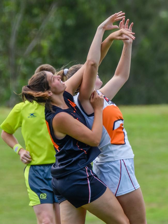 Close contact in the match between Giants squads.