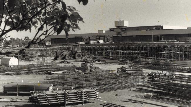 Construction work at Southland shopping centre in 1985. Picture: Ian Baker.