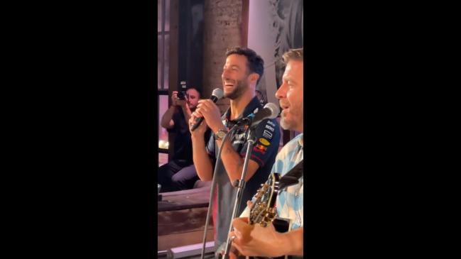 Danny Ricciardo shows off his singing voice