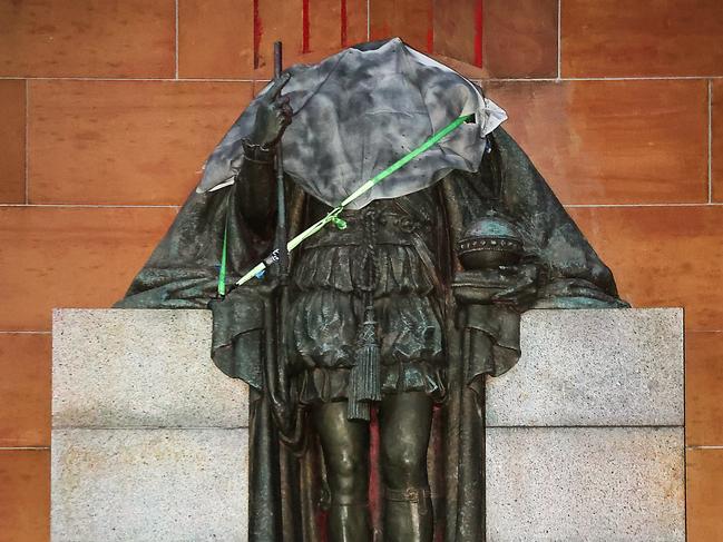 The King George V memorial statue in Melbourne’s Kings Domain last year. Picture: Ian Currie