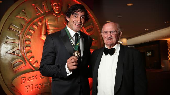 Johnathan Thurston and Arthur Summons after Thurston won the Provan-Summons award.