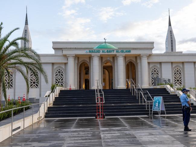 SYDNEY, AUSTRALIA - NewsWire Photos - MARCH 4, 2025:   A police investigation is underway following a disturbing threat to a mosque in Western Sydney. Police outside the Australian Islamic House – Masjid Al-Bayt Al-Islami in Edmonson on Tuesday night.  Picture: NewsWire / Thomas Lisson