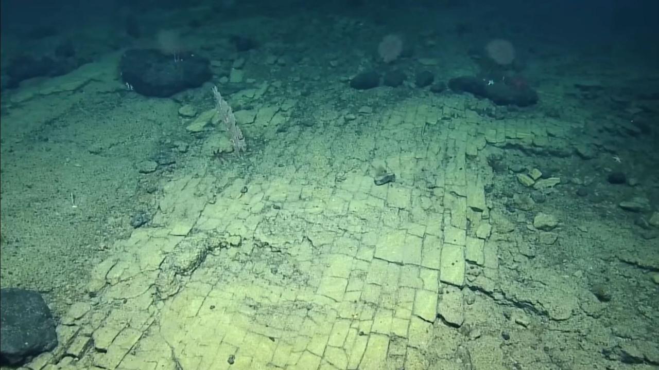 Underwater volcanic rock formation near Hawaii dubbed ‘road to Atlantis ...