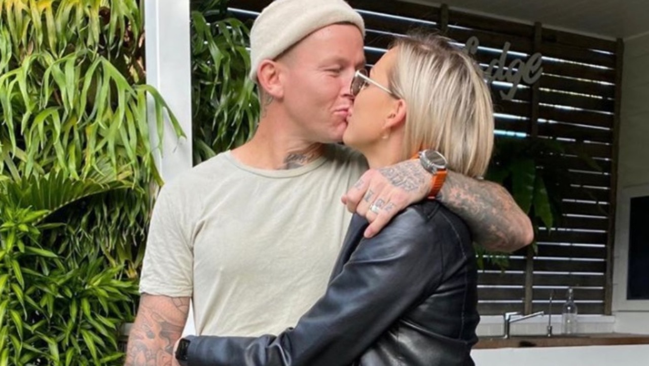 Todd Carney shares a kiss with Susie Bradley. Photo: Instagram, todd_carney06