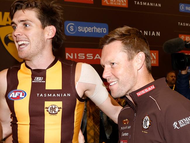 LAUNCESTON, AUSTRALIA - MARCH 29: Will Day and Sam Mitchell, Senior Coach of the Hawks celebrate during the 2025 AFL Round 03 match between the Hawthorn Hawks and the GWS Giants at UTAS Stadium on March 29, 2025 in Launceston, Australia. (Photo by Michael Willson/AFL Photos via Getty Images)