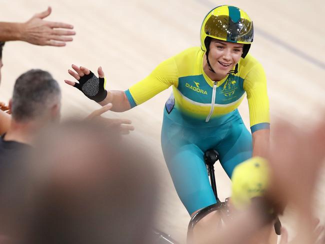 Amy Pauwels celebrates winning the women’s scratch race final at the Gold Coast Commonwealth Games. Picture: Getty