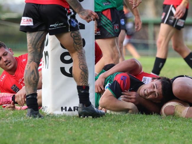 Jenson Tuaoi scores the opening try for Colyton. Picture Warren Gannon Photography