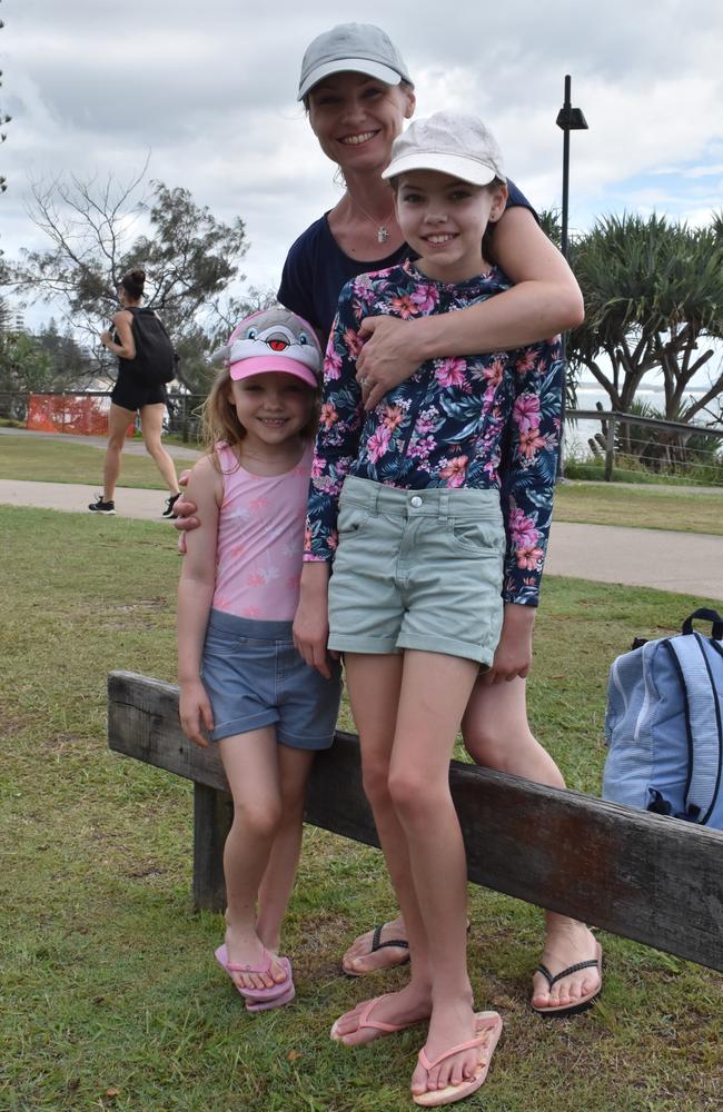 Jen, Emily and Charlotte Fleming out in support for Justin at the 2023 Mooloolaba Triathlon.