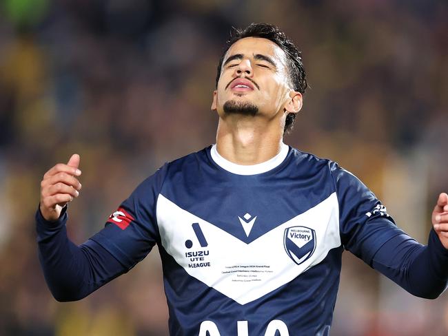 GOSFORD, AUSTRALIA - MAY 25: Daniel Arzani of the Victory reacts after a missed chance during the A-League Men Grand Final match between Central Coast Mariners and Melbourne Victory at Industree Group Stadium on May 25, 2024, in Gosford, Australia. (Photo by Robert Cianflone/Getty Images)