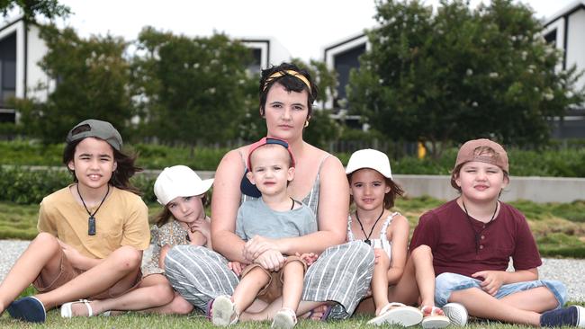 Tegan Hartley with her children Jayden 10, Sahara 5, Jameson 2, Indigo 7 and Zakariah 7 at Pimpama. Photograph: Jason O’Brien.